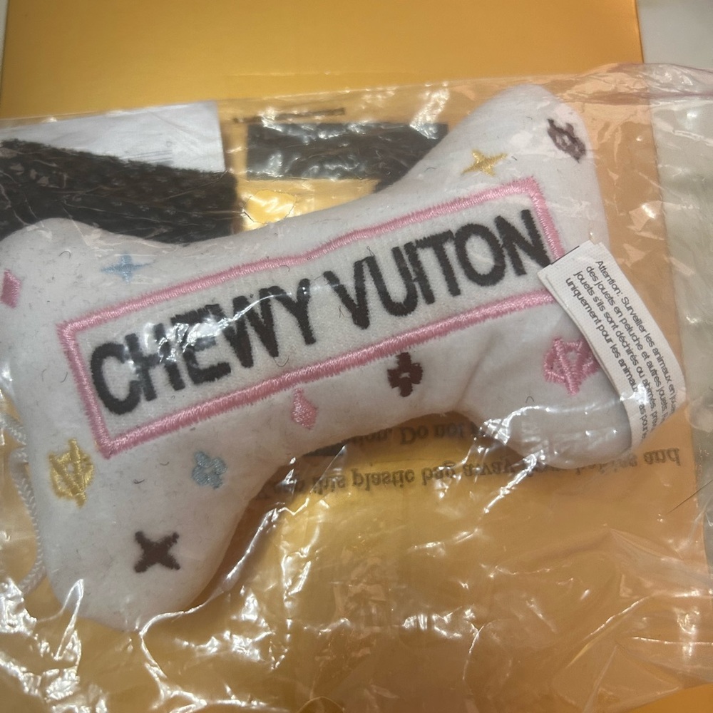 CHOOSE ONE ๐ฉ Chewy Vuitton ๐พ Pawda Holiday Dog Toy Squeeker - Picture 2 of 8